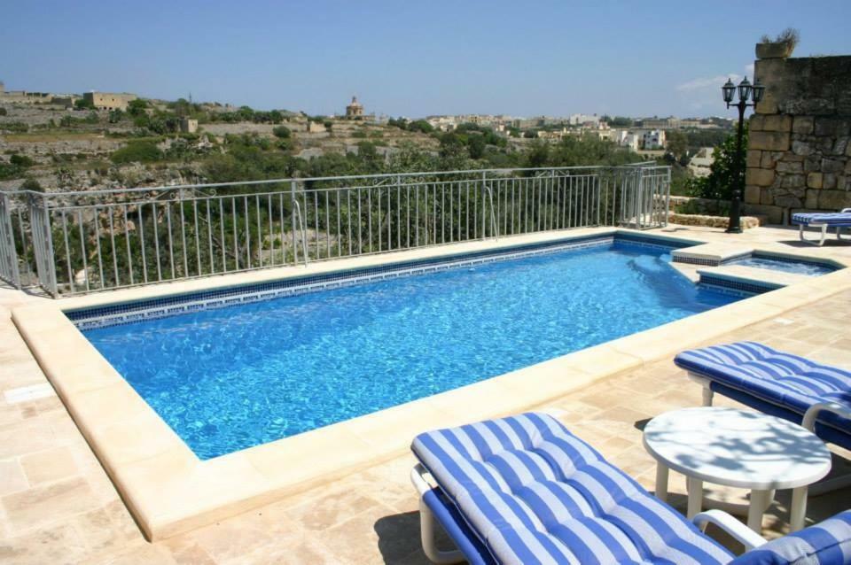 Villa Sylvia' S Millhouse Kerċem Exterior foto